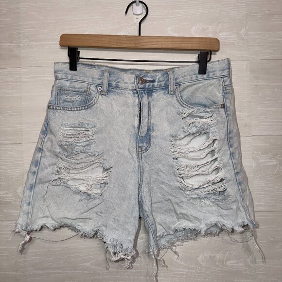 American Eagle High Rise Mom Shorts Size 4 Light Wash Distressed Denim - Picture 2 of 7